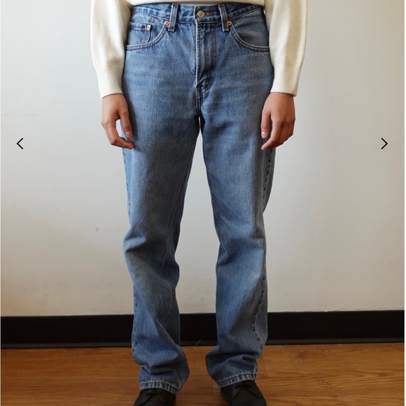 Medium Blue Vintage Levis Jeans - Picture 1 of 3